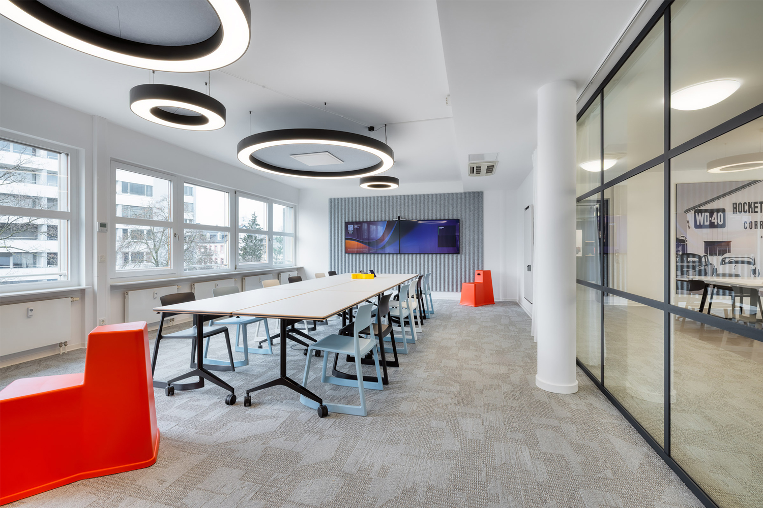 Blick in einen Meetingraum